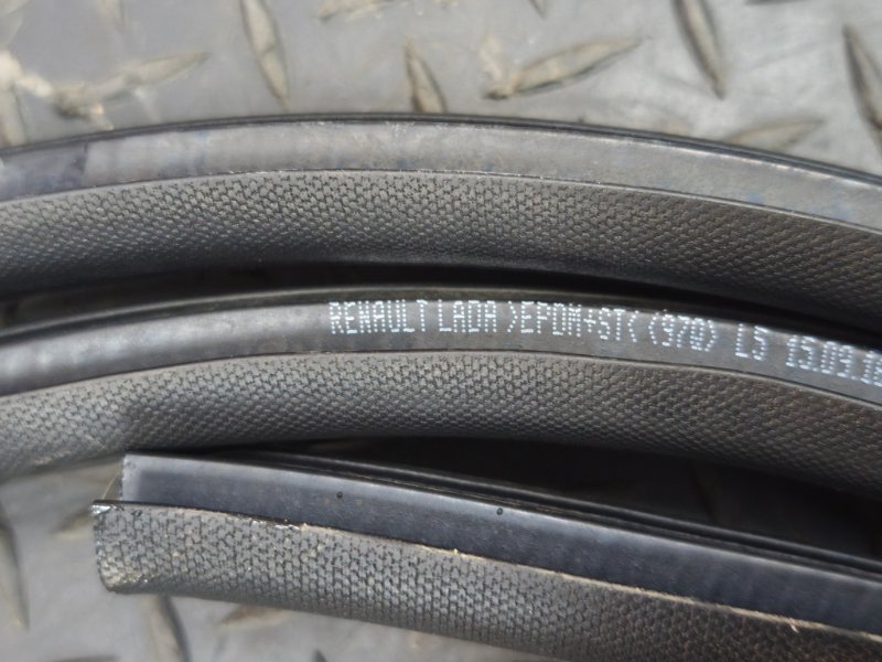 Уплотнитель проема      двери