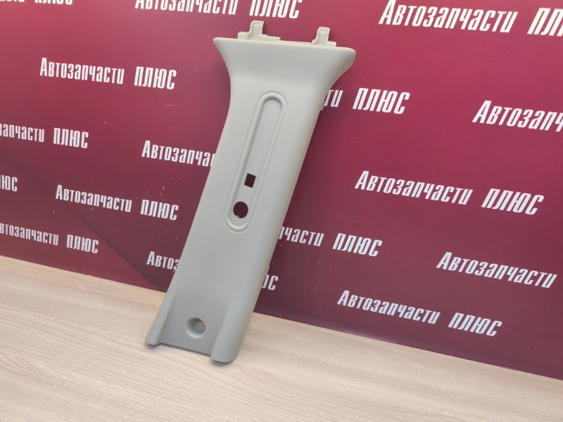 Обшивка средней стойки