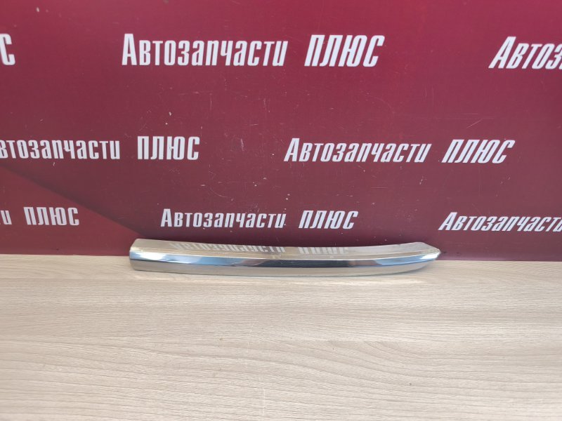 Молдинг бампера хром