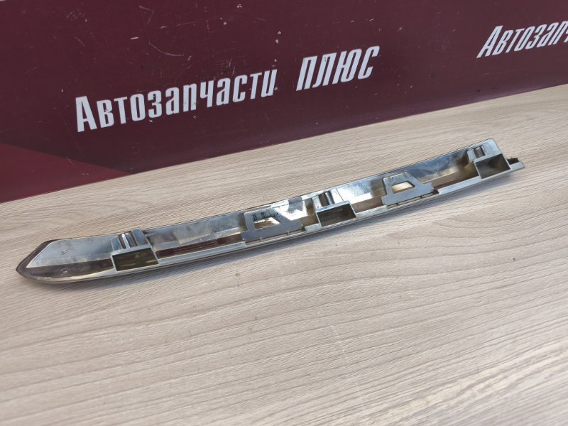 Молдинг бампера хром