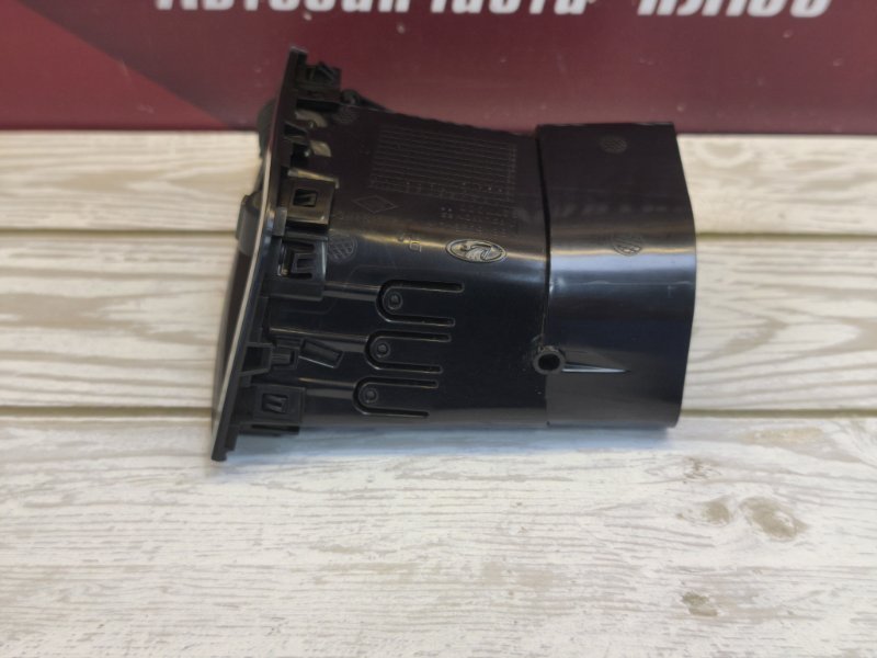 Воздушный дефлектор салона