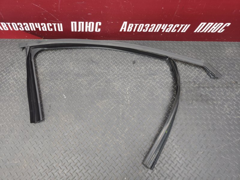 Уплотнитель рамки двери