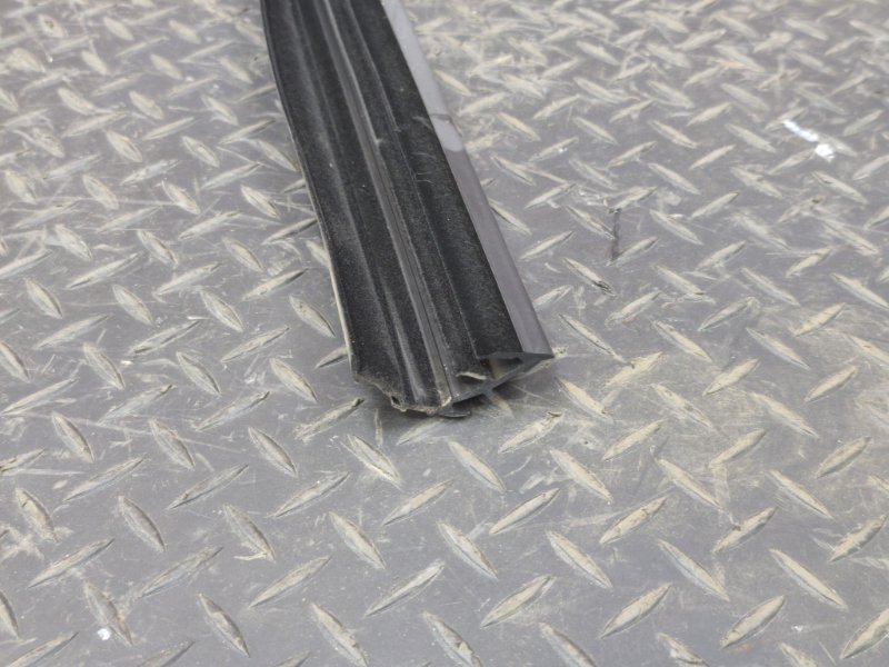 Уплотнитель рамки двери