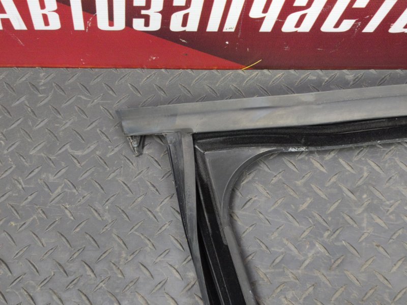 Уплотнитель рамки двери