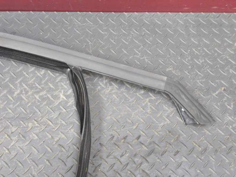 Уплотнитель рамки двери