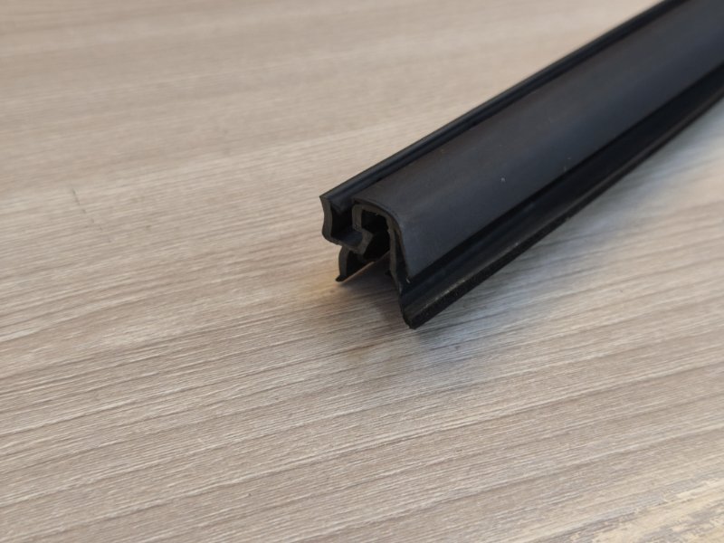 Уплотнитель стекла двери внутренний