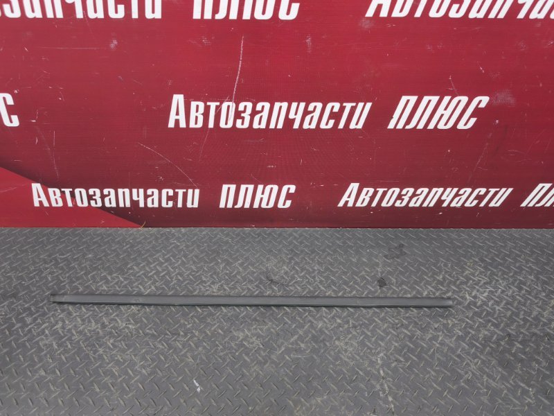 Уплотнитель стекла двери внешний