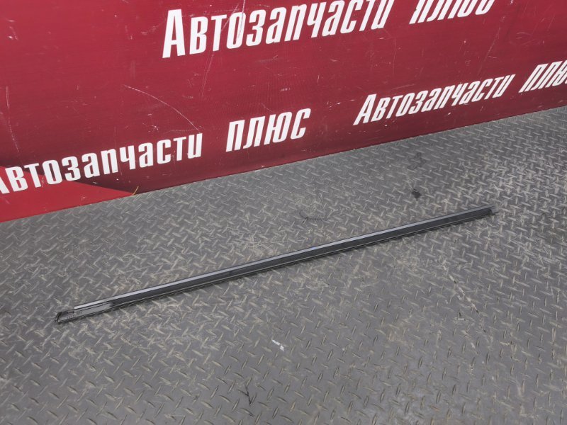 Уплотнитель стекла двери внешний
