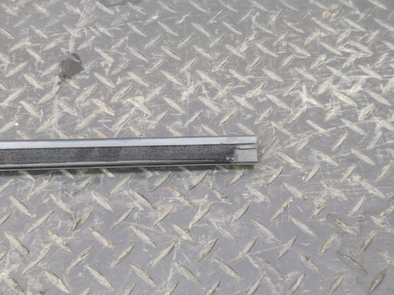 Уплотнитель стекла двери внешний