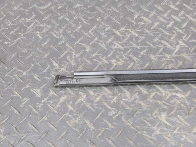 Уплотнитель стекла двери внешний