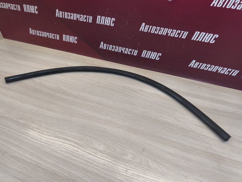 Уплотнительная резинка боковой двери