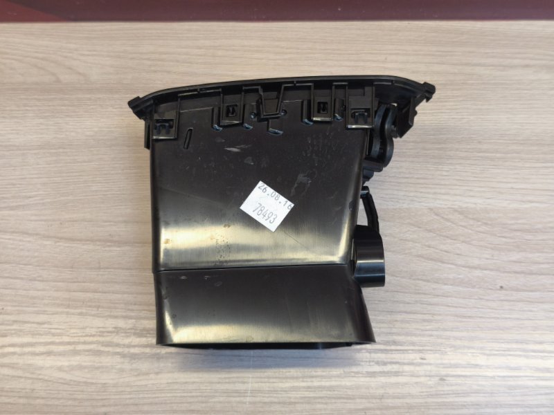 Воздушный дефлектор салона