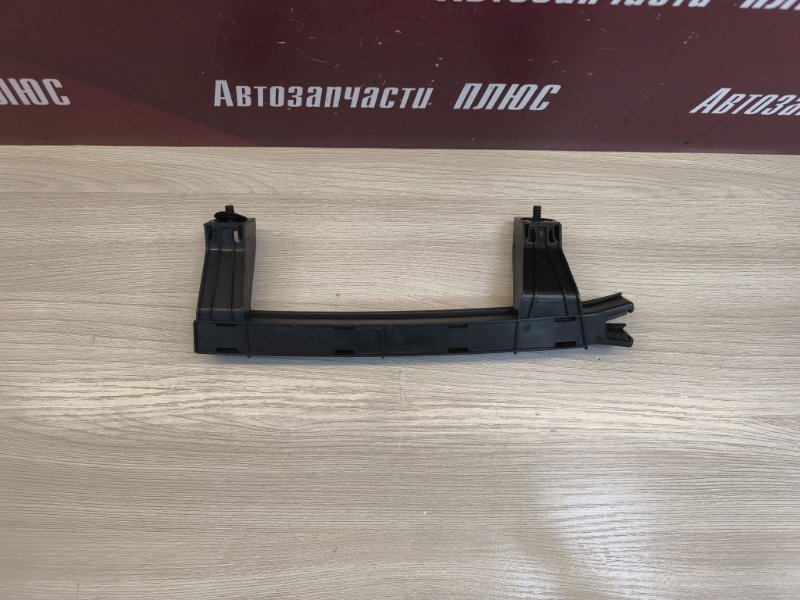 Направляющая стекла двери