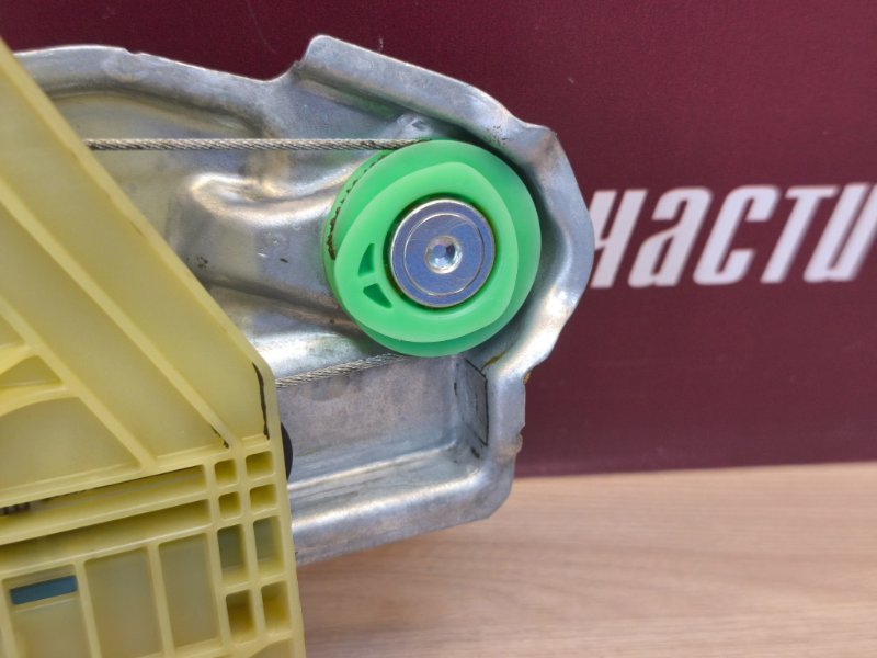 Стеклоподъемник    двери