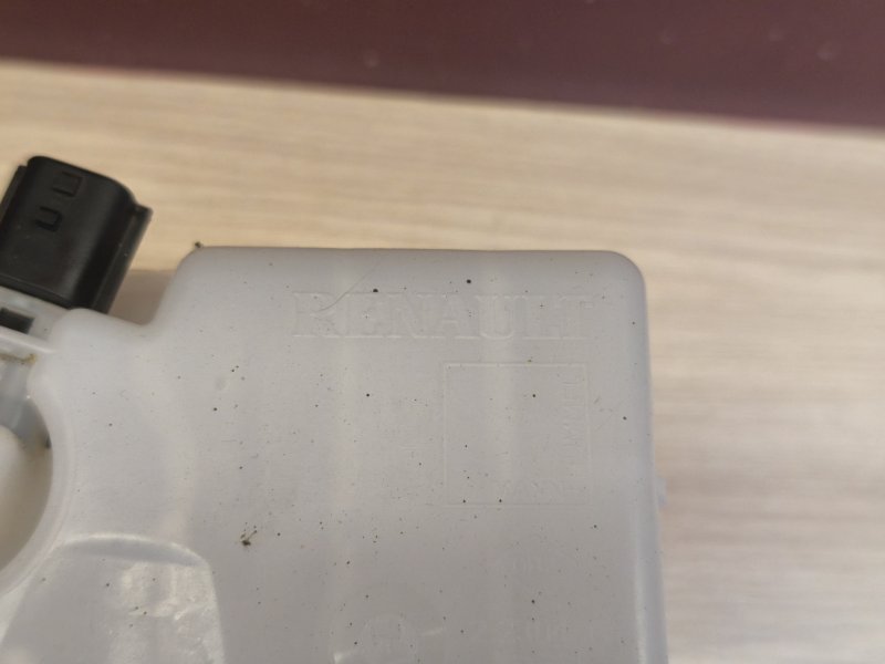 Бачок главного тормозного цилиндра