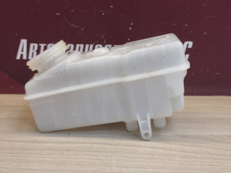 Бачок главного тормозного цилиндра