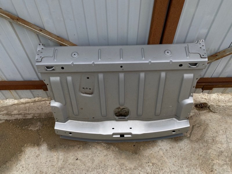 Задняя полка