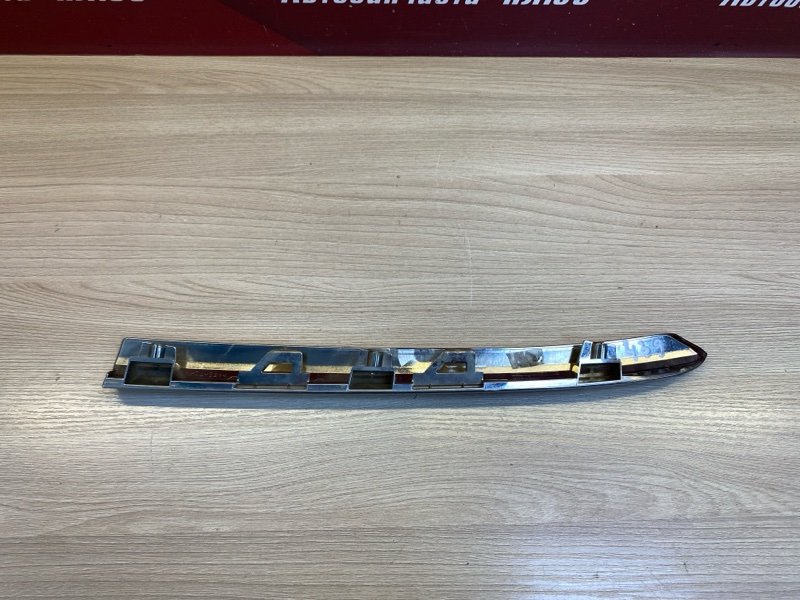 Молдинг бампера хром