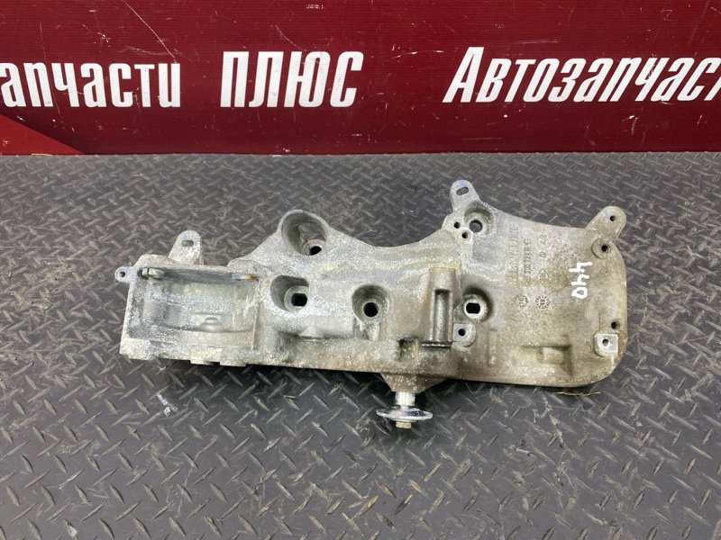 Кронштейн генератора