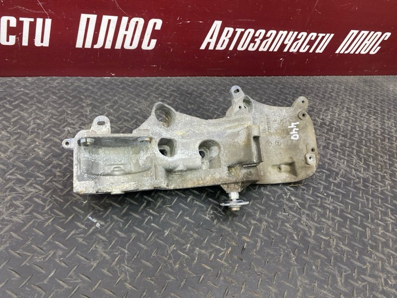 Кронштейн генератора