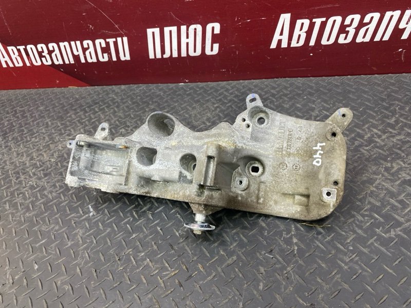 Кронштейн генератора