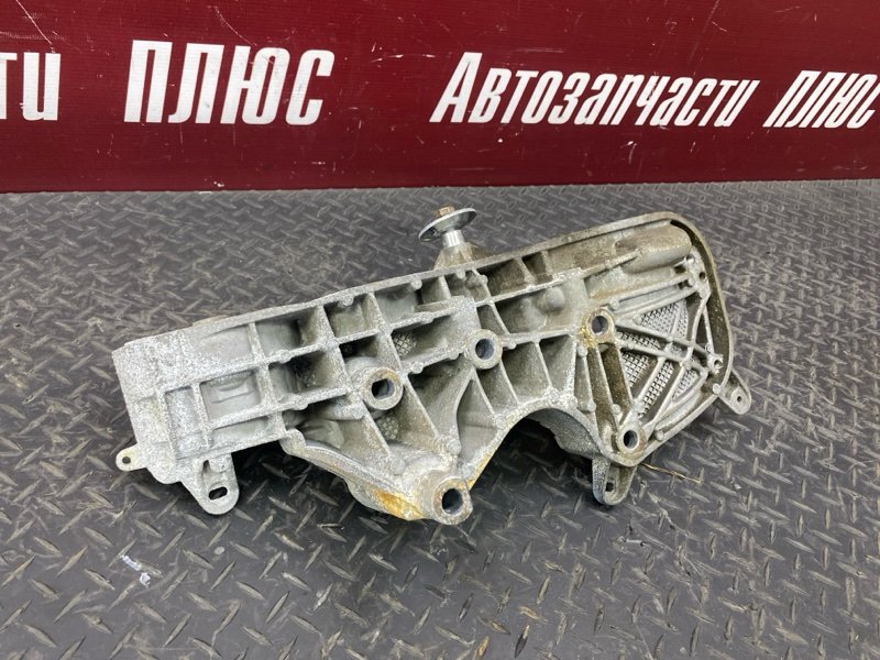 Кронштейн генератора