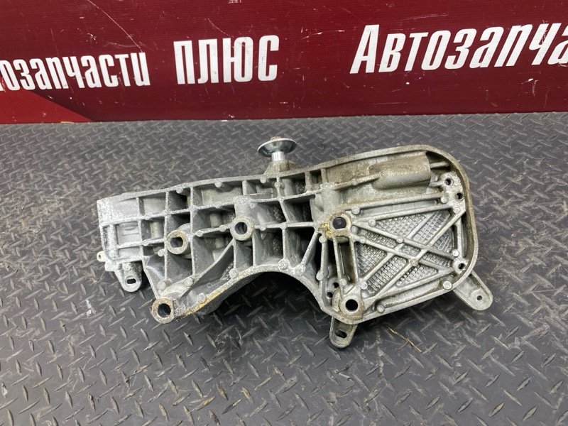 Кронштейн генератора