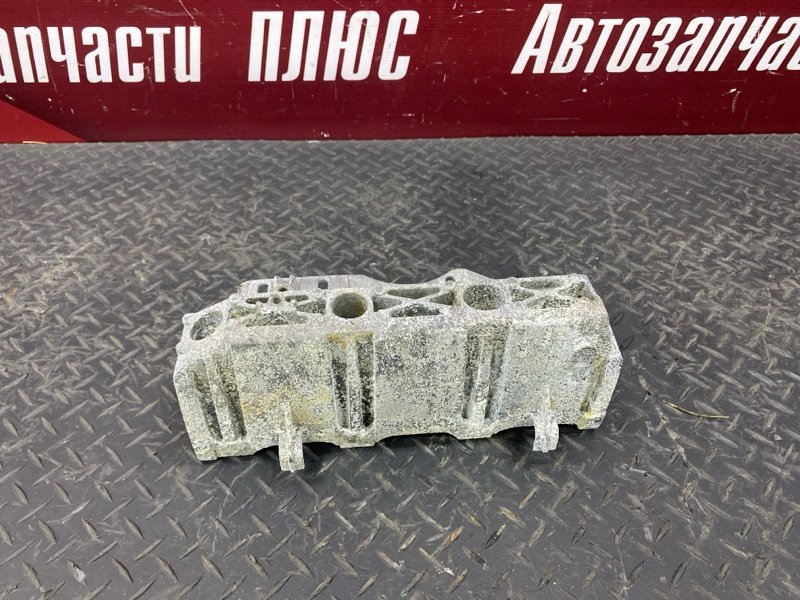 Кронштейн впускного коллектора