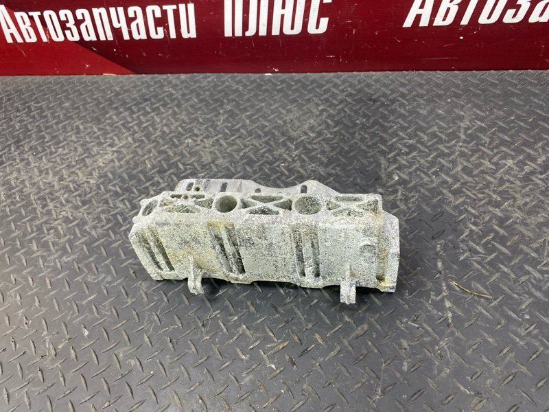 Кронштейн впускного коллектора