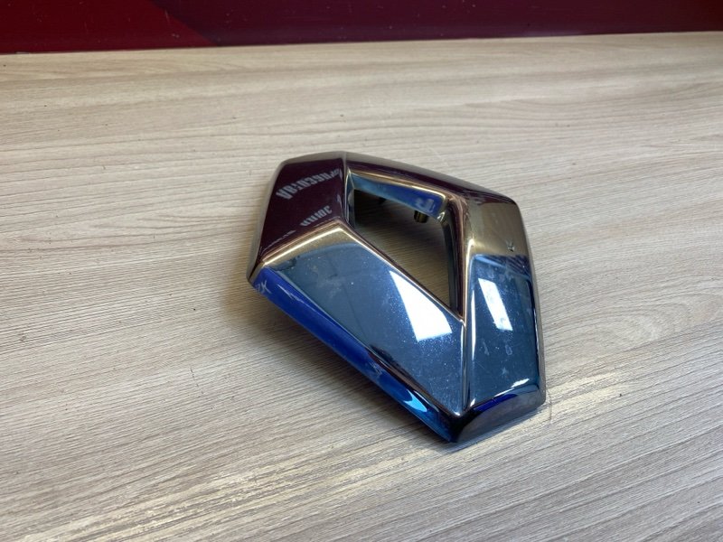 Эмблема решетки радиатора