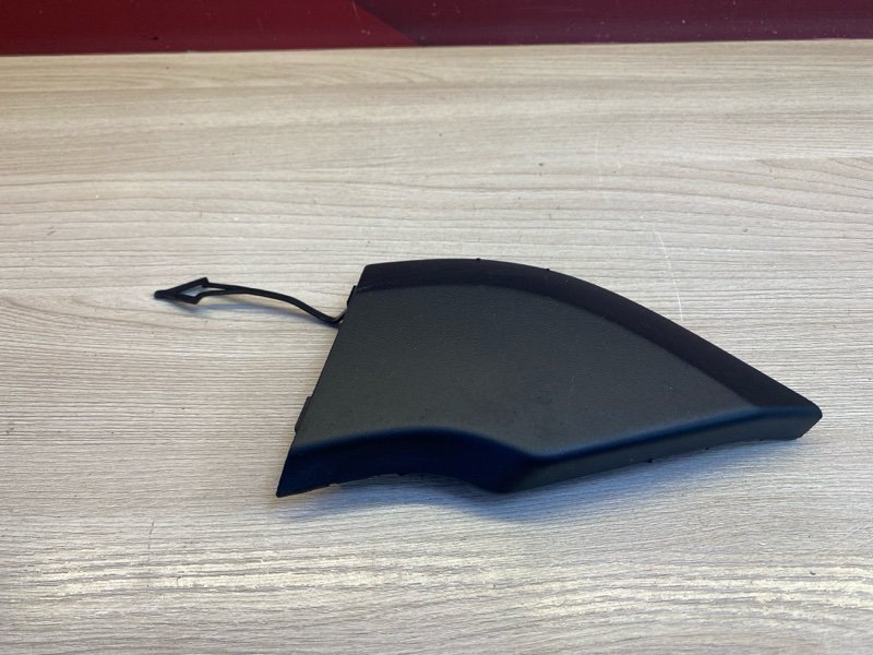 Заглушка буксировочного крюка