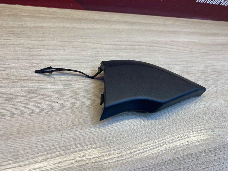 Заглушка буксировочного крюка