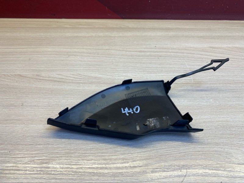 Заглушка буксировочного крюка