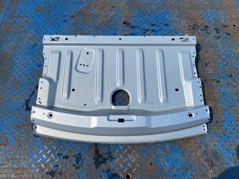 Задняя полка