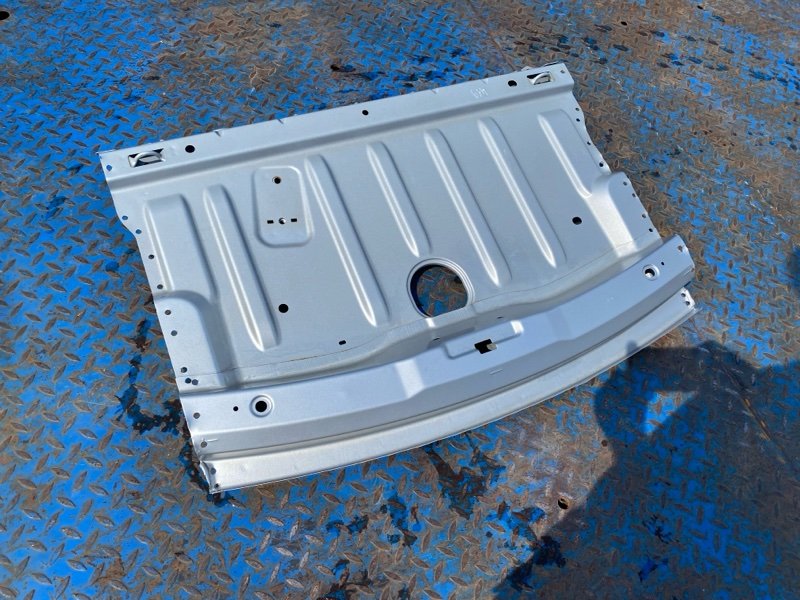 Задняя полка