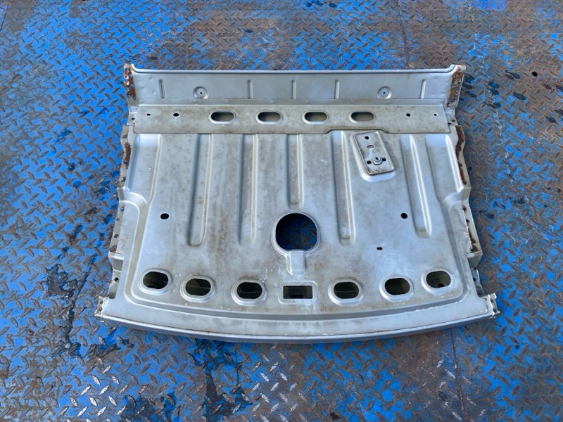 Задняя полка