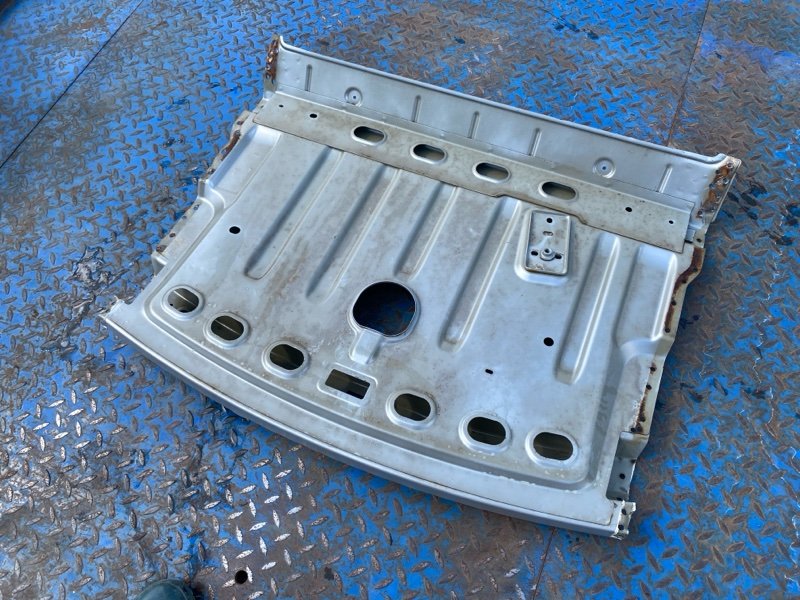 Задняя полка