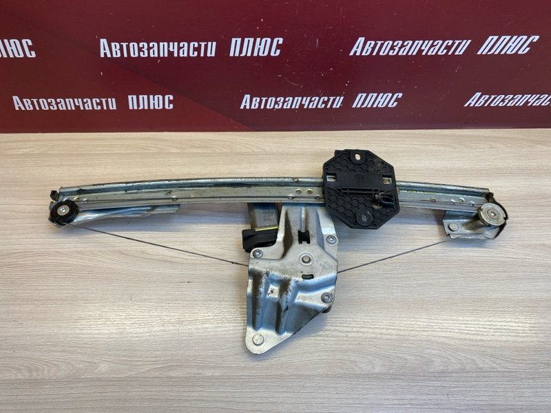 Стеклоподъемник    двери