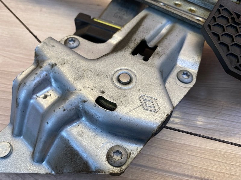 Стеклоподъемник    двери