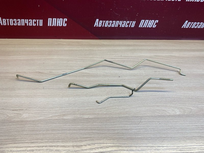 Тяга замка двери