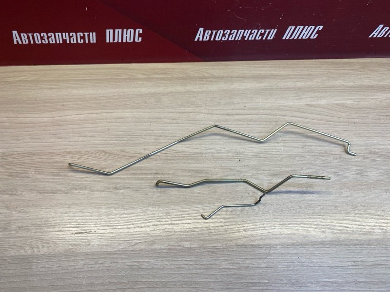 Тяга замка двери