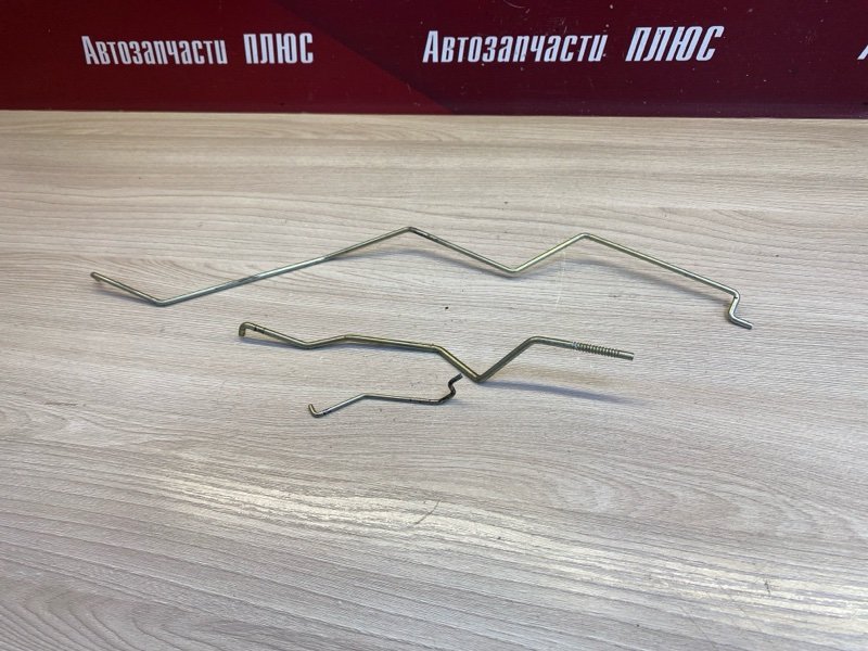 Тяга замка двери