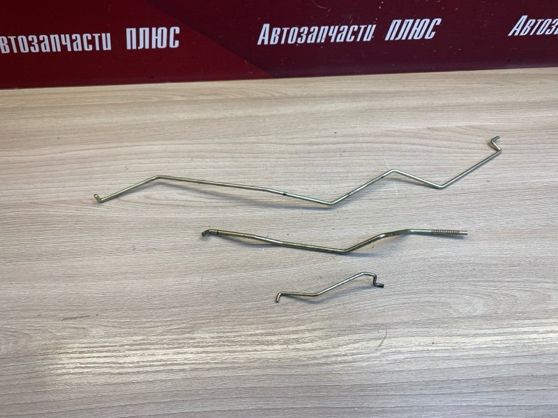 Тяга замка двери