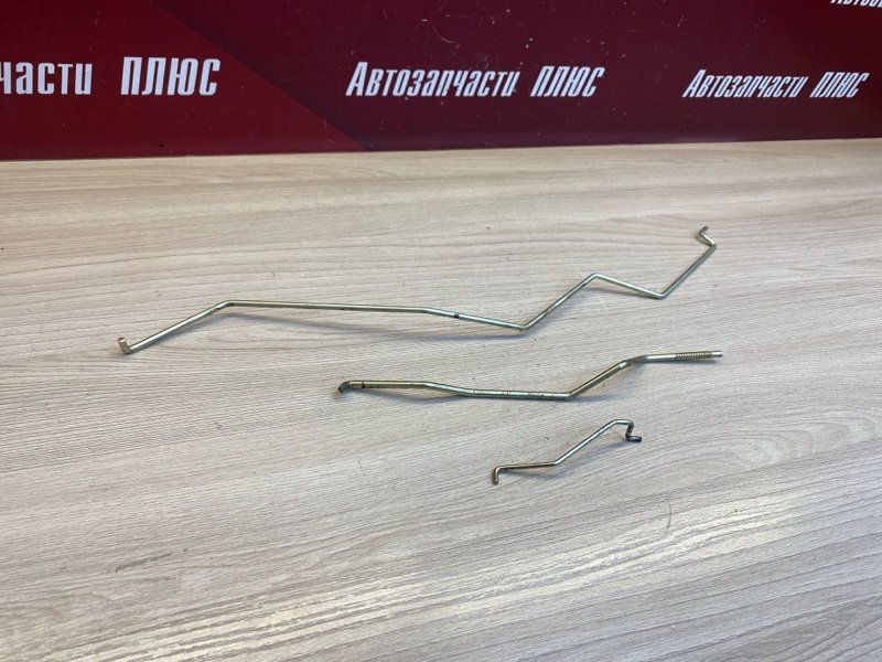 Тяга замка двери