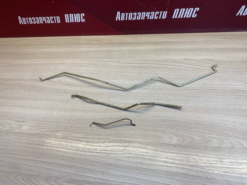 Тяга замка двери