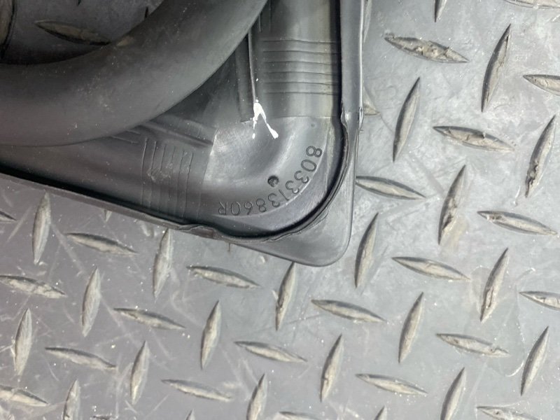 Уплотнитель стекла      двери