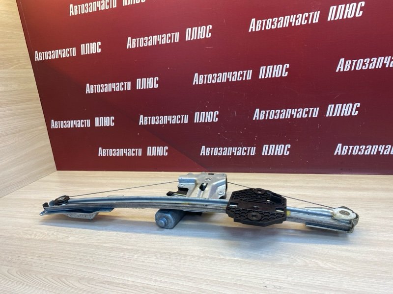 Стеклоподъемник    двери