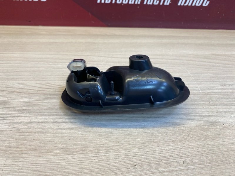 Внутренняя  ручка двери