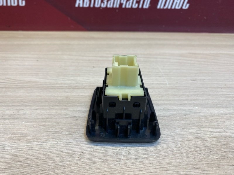 Кнопка стеклоподъемника