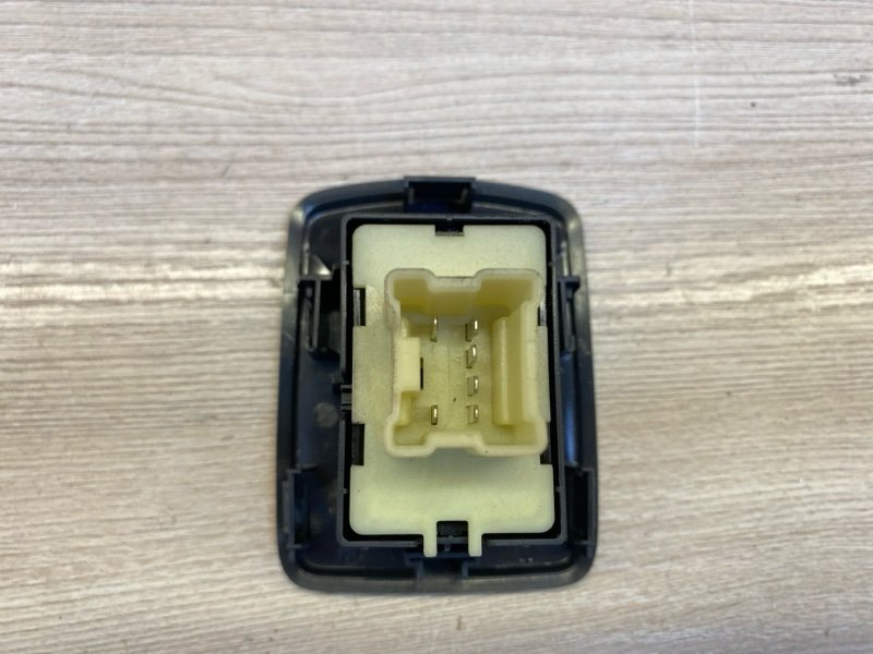 Кнопка стеклоподъемника